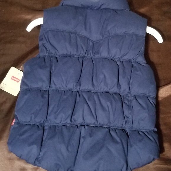 Levi's puffer vest - Picture 2 of 3